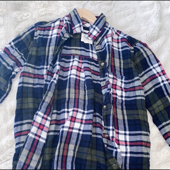 american eagle “boyfriend fit” flannel - Picture 2 of 3